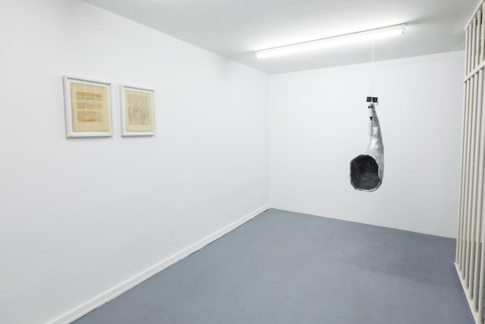  Installation View, Parfümiert mit Dynamit - Sommerschau der Studios, Simon Speiser und Wiebke Grösch & Frank Metzger, basis 2015, Foto: Frithjof Kjer