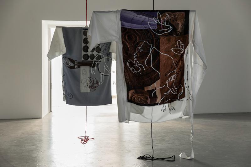 Ani Schulze, Montur #1 + Montur#2, 2020, installation view basis, Foto: Angelika Zinzow
