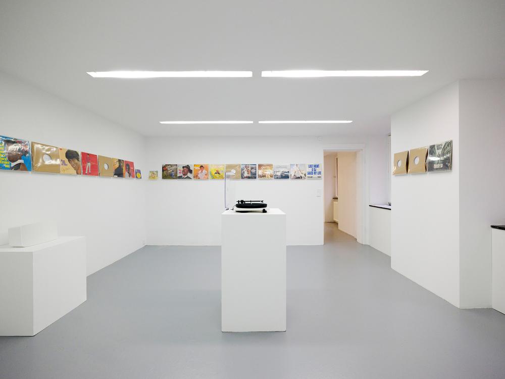 Joana Tischkau, Archiv, 2024, Records & Dubplates © basis e.V., photo: Katrin Binner