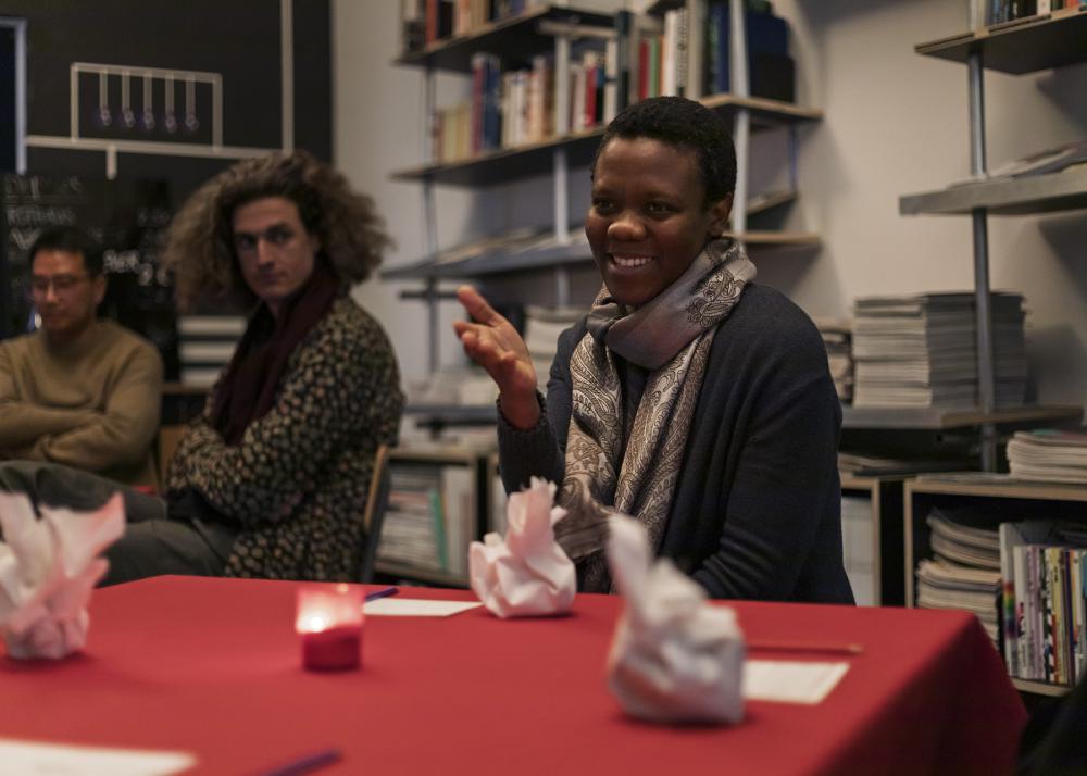 Workshop, SOMETHINGS SMELL OF, Sun Kim & Larry Bonćhaka, basis Leseraum, Foto: Ivan Murzin