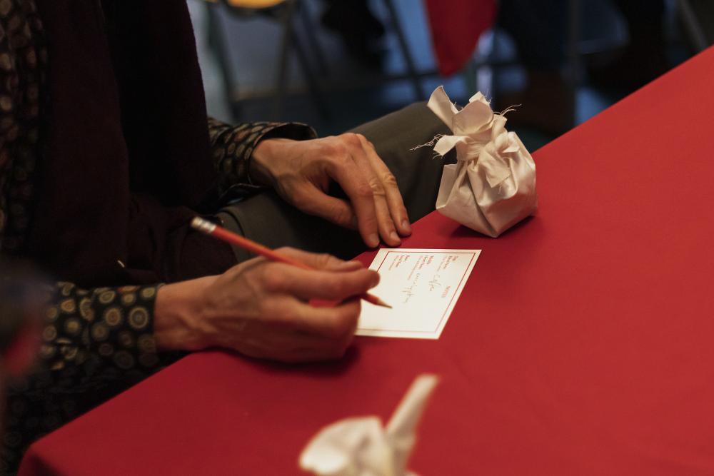 Workshop, SOMETHINGS SMELL OF, Sun Kim & Larry Bonćhaka, basis Leseraum, Foto: Ivan Murzin